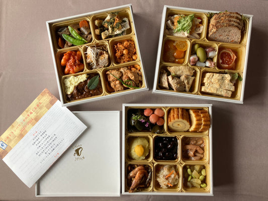 おせちの販売が始まりました。